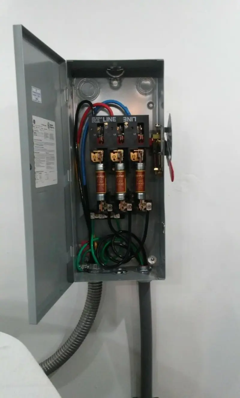 Three-phase disconnect switch installed for Smoke Detector Installation in Waco